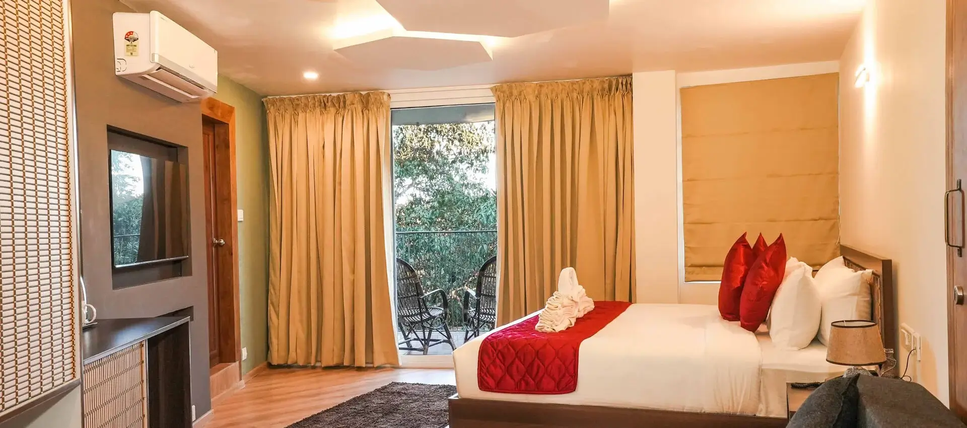 Honeymoon Cottage with Jacuzzi Kuruva Island Wayanad