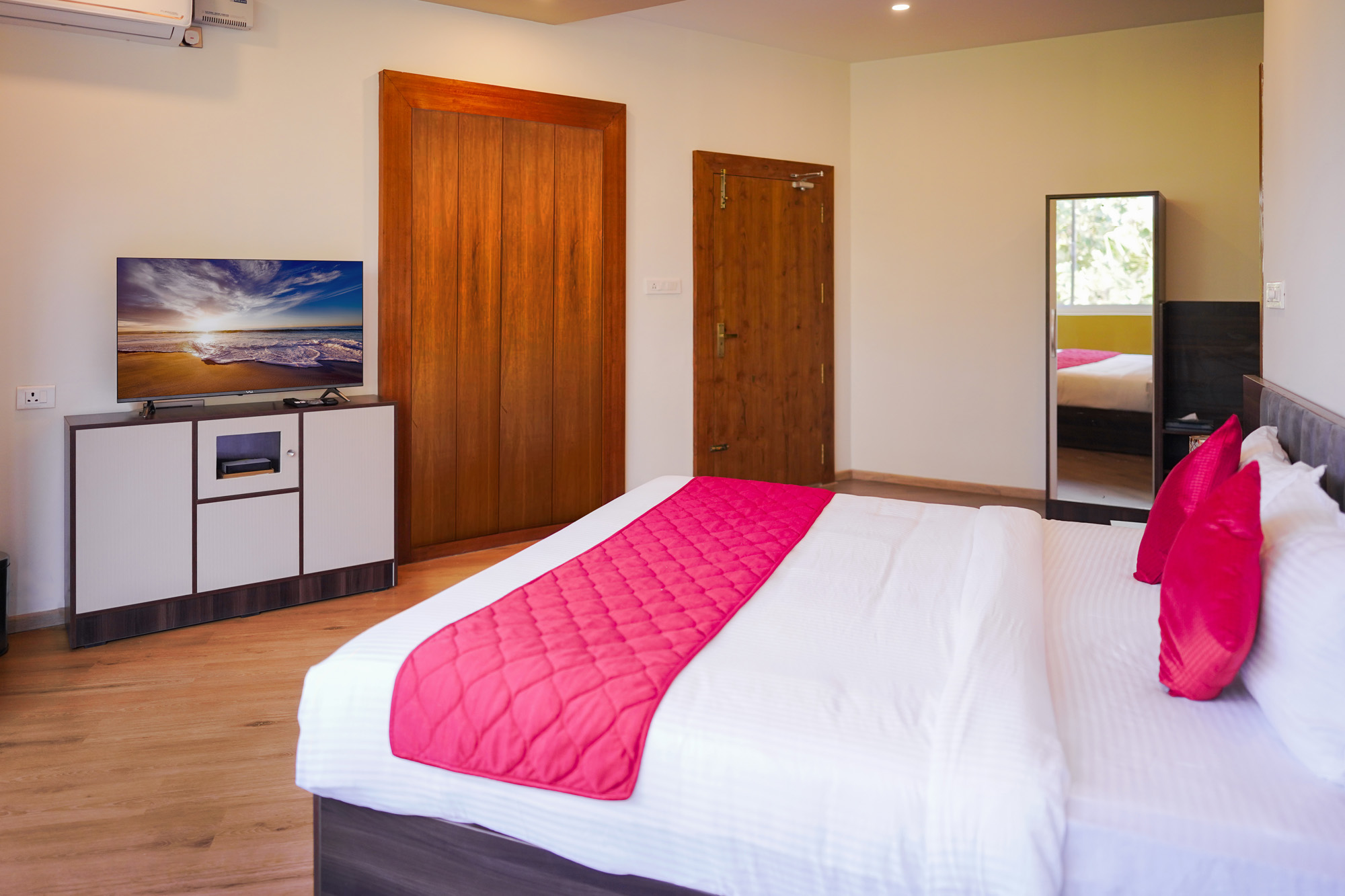 Twin bedroom suite with Tub Kuruva Island Wayanad
